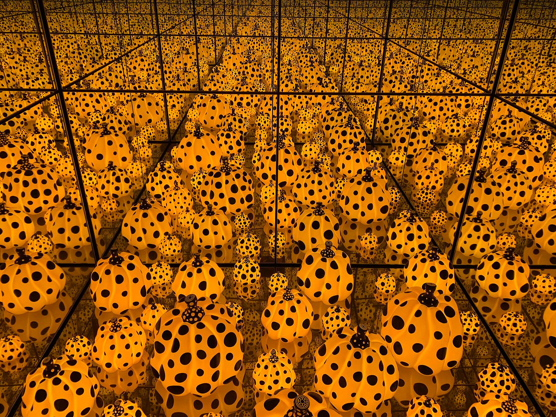 Conoce el estilo único de la artista japonesa Yayoi Kusama