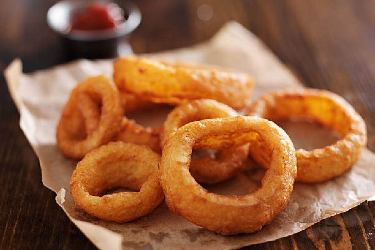 Los aros de cebolla, un snack imprescindible en EEUU