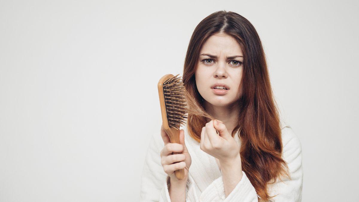 Las canas en el cabello, ¿están a la moda?