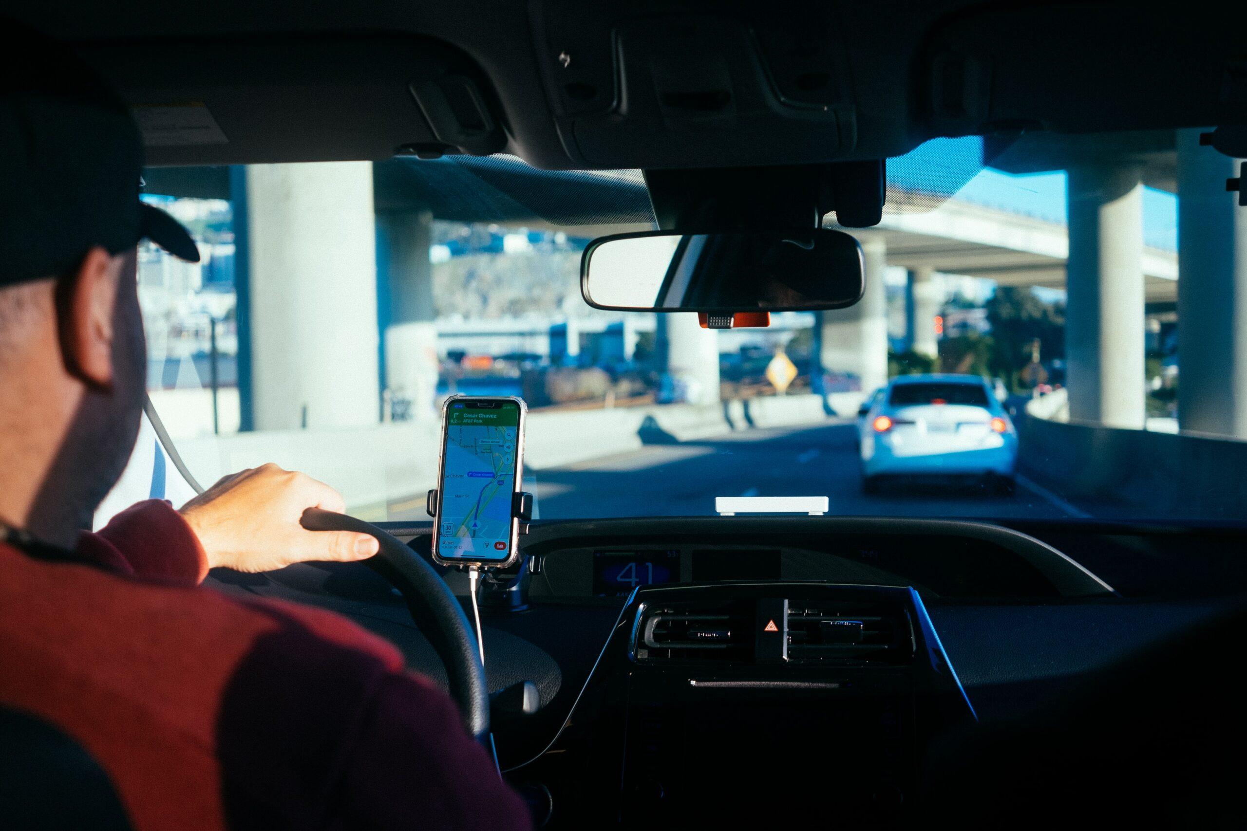 Uber lanza servicio de paquetería en Estados Unidos