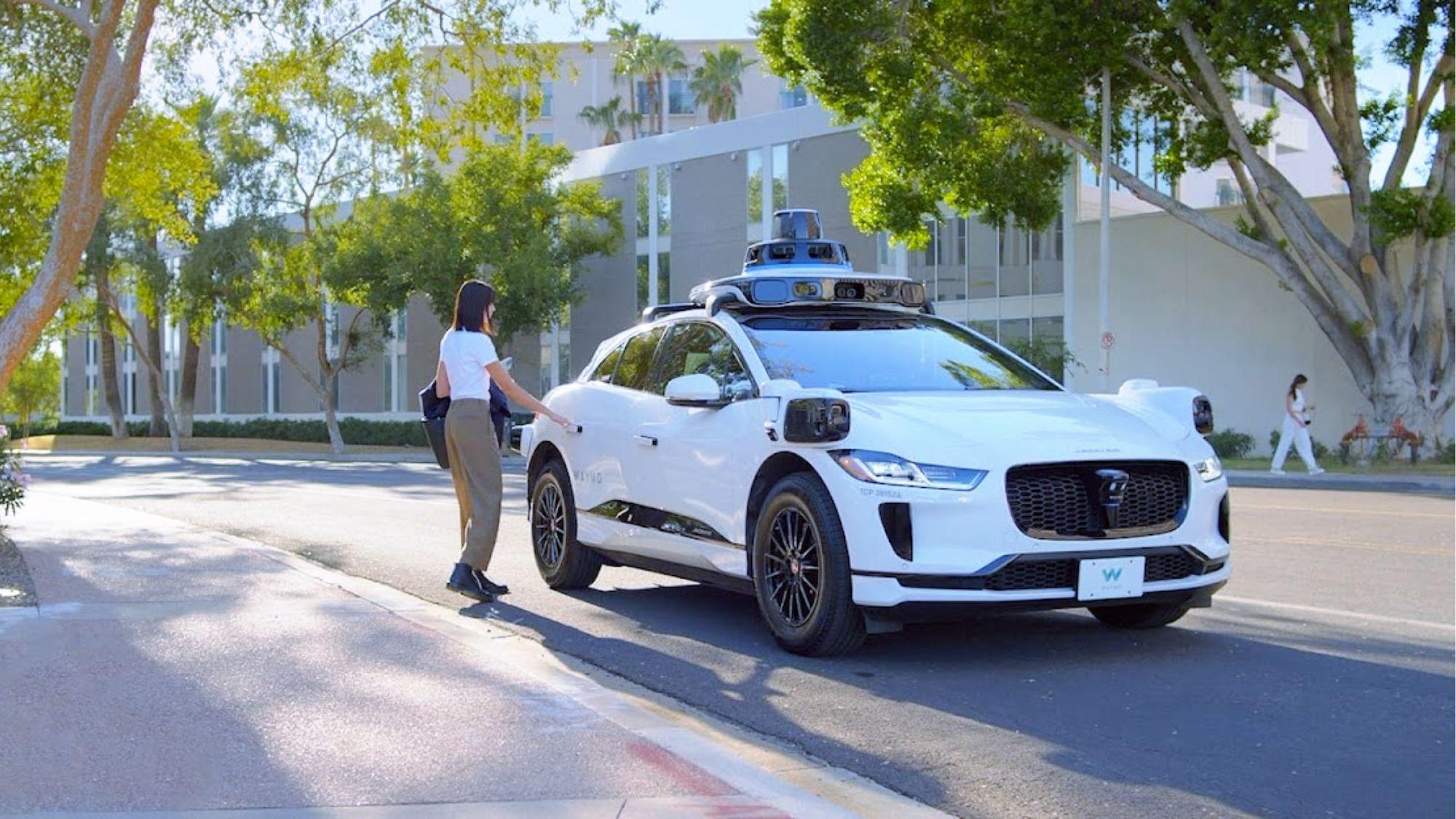 Waymo One en Santa Mónica: Cómo contratar un taxi autónomo en el sur de California