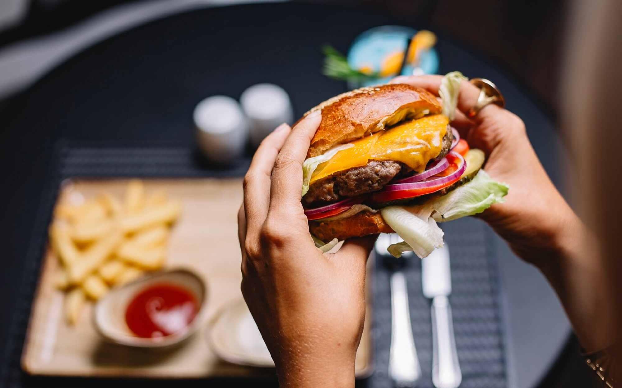 In-N-Out, la cadena de hamburguesas favorita del sur de California, cumple 75 años