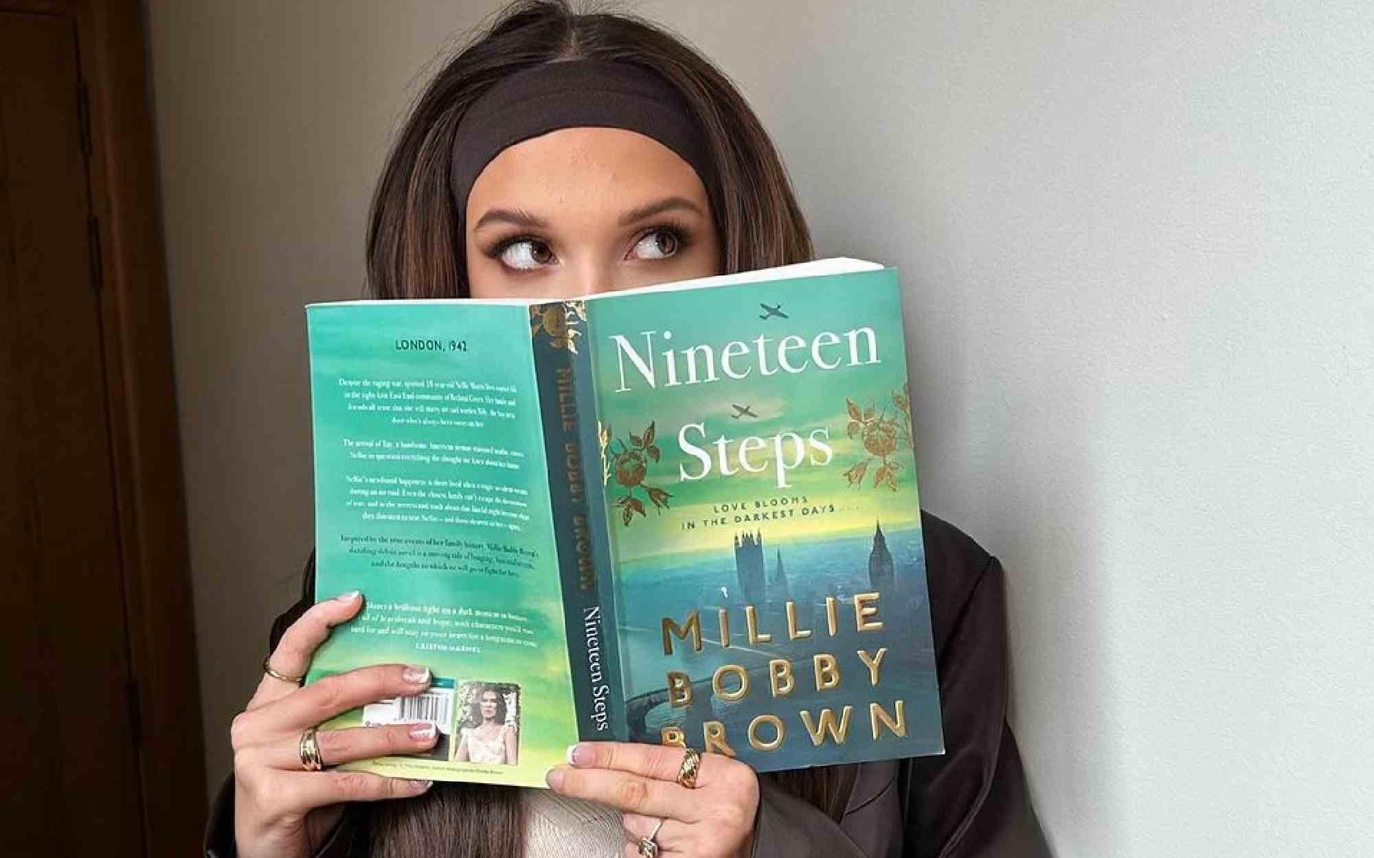 Millie Bobby Brown estrena su libro ‘Diecinueve escalones’