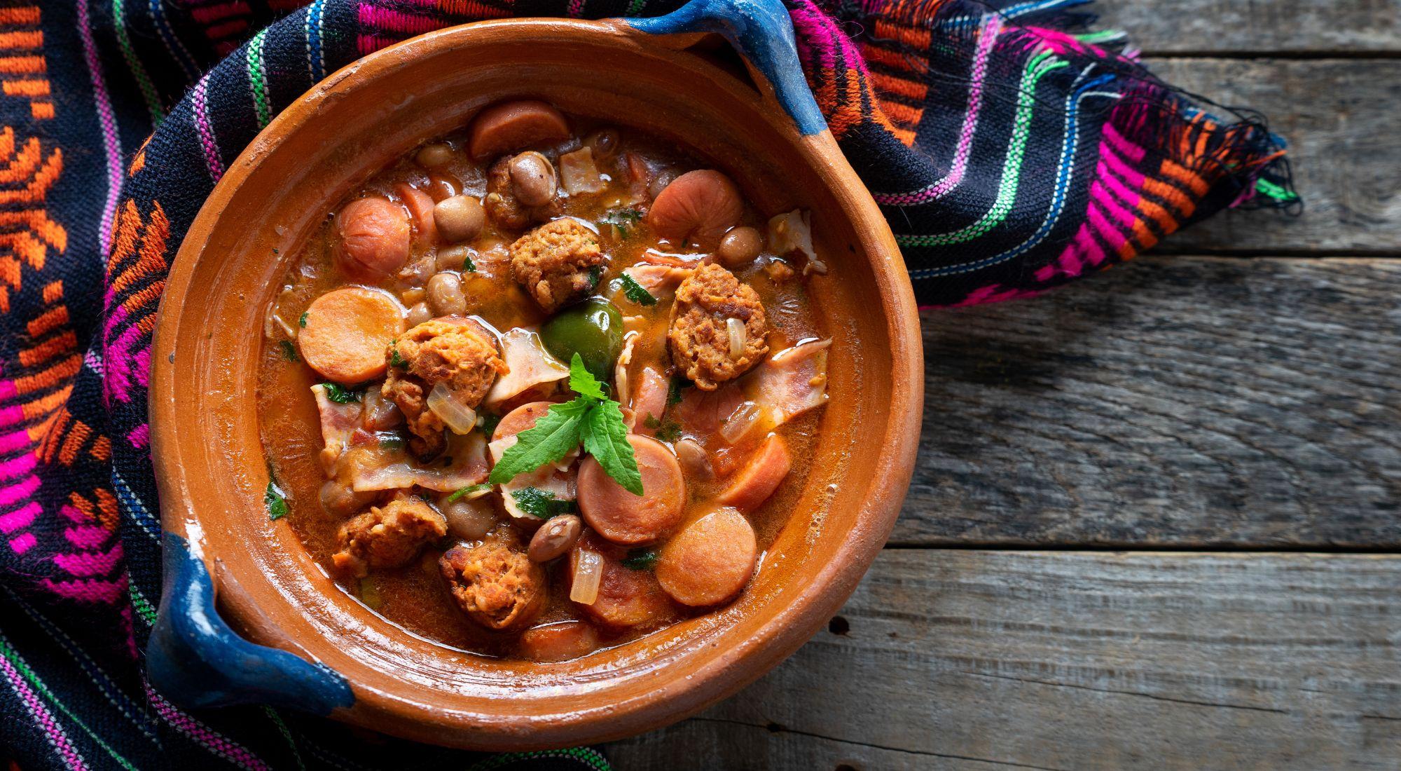 Receta de frijoles charros, ¿de dónde viene este platillo?