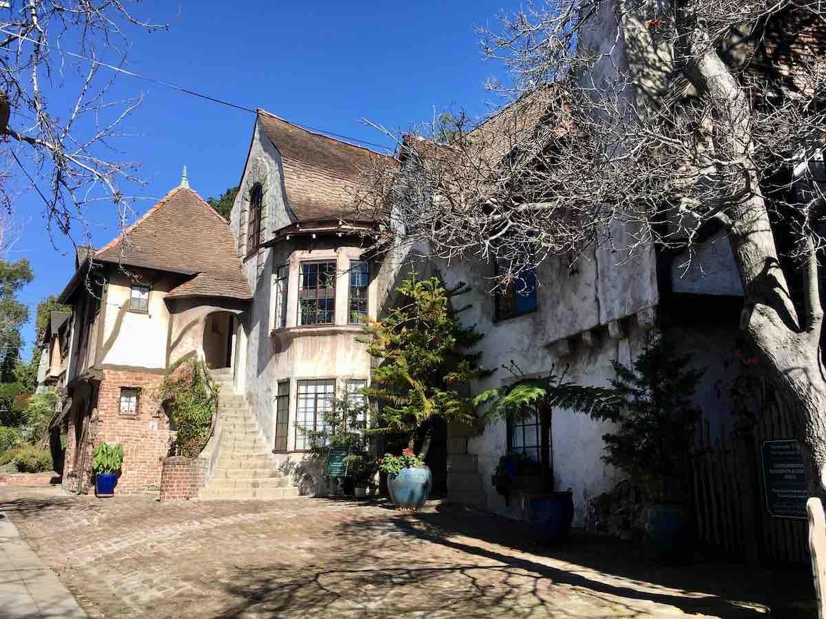 Normandy Village California: Un oasis de encanto europeo en el corazón de Berkeley