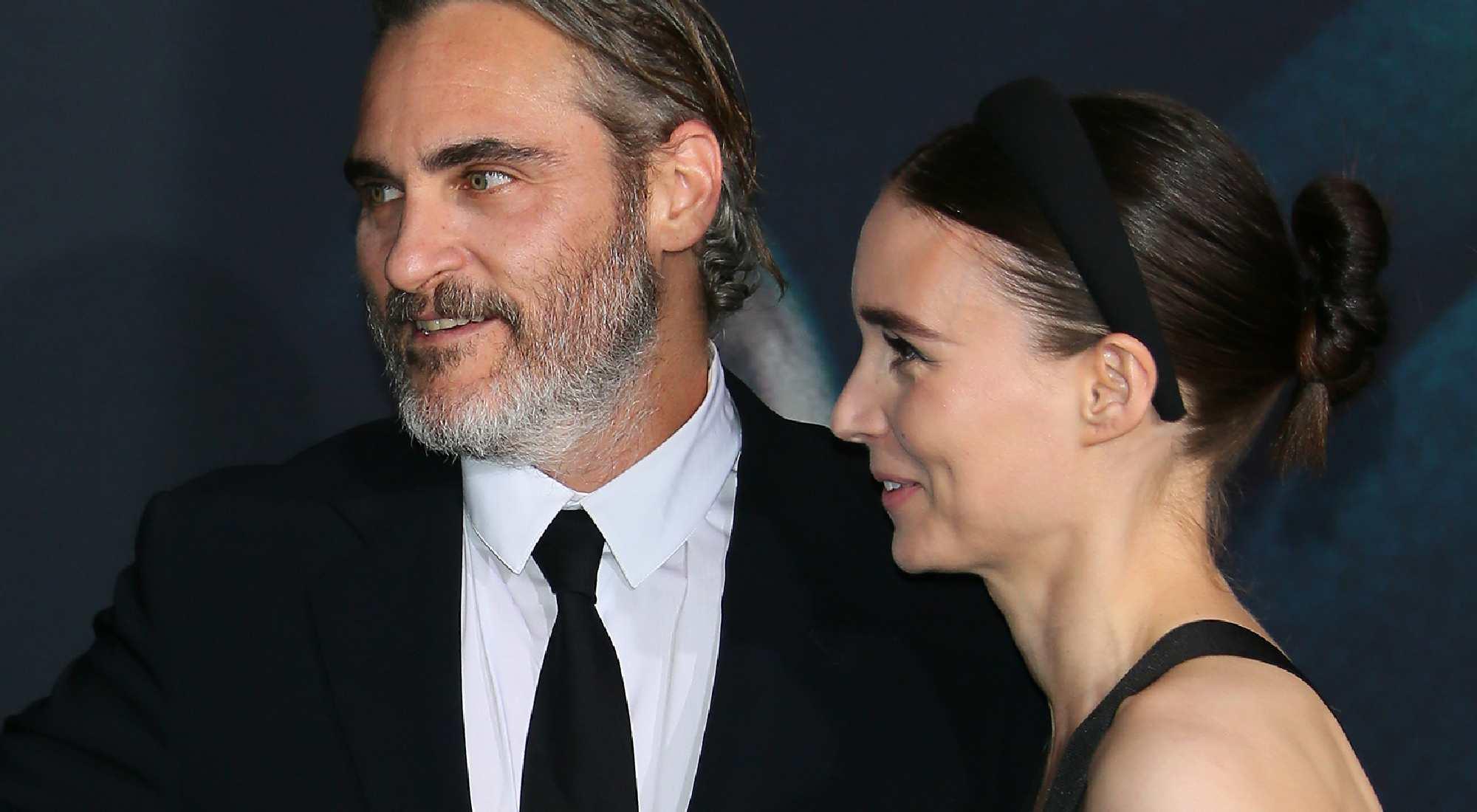 Joaquin Phoenix y Rooney Mara: Una familia en crecimiento