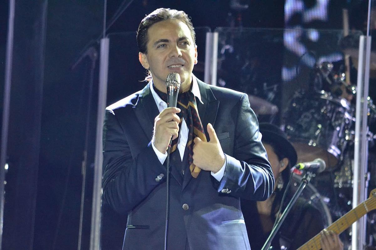 Cristian Castro: Terminar la Prepa (High School) a sus 49 años