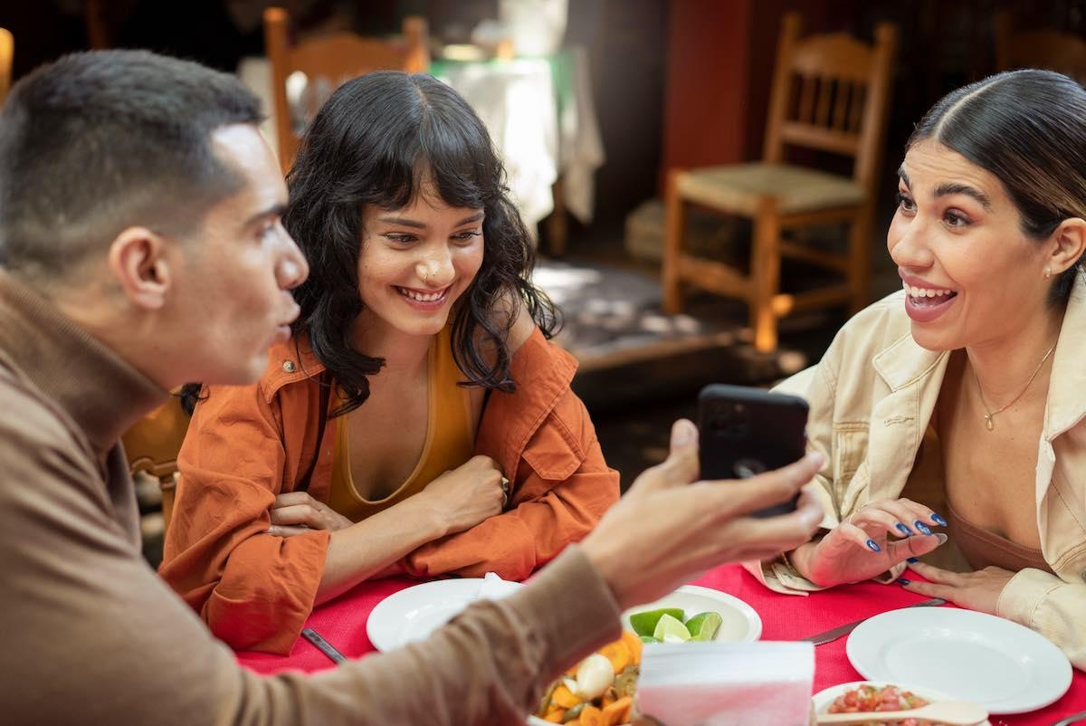 La Importancia de las Cenas Familiares en la Cultura Hispana e Inmigrante