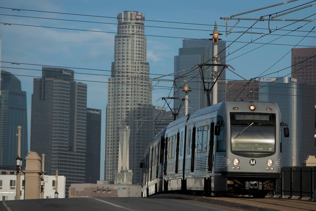 Economía y Transporte en Los Ángeles: Nuevas Tendencias y Ahorro