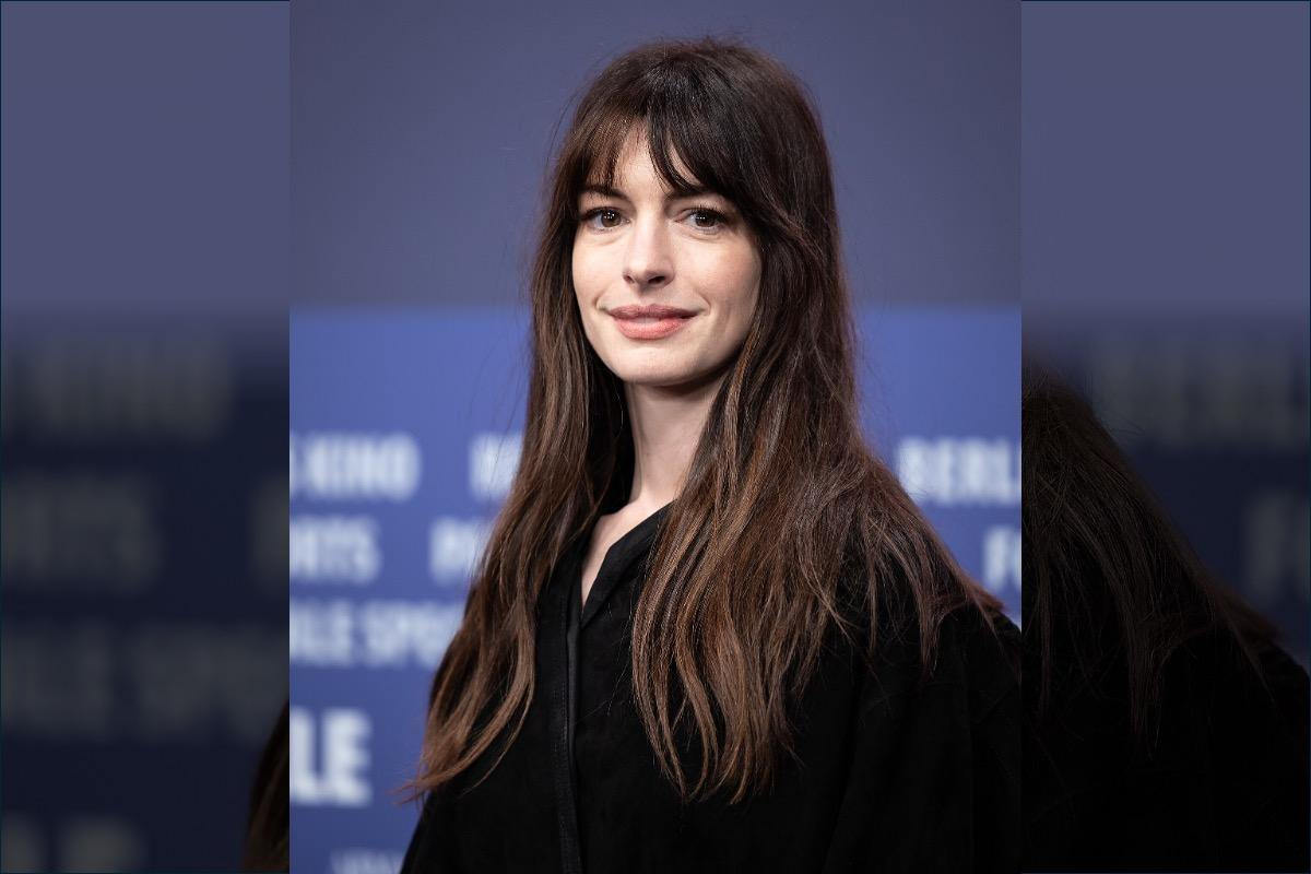 Anne Hathaway y las Pruebas de “Química Corporal”: Desmentidas por sus Directores de Casting