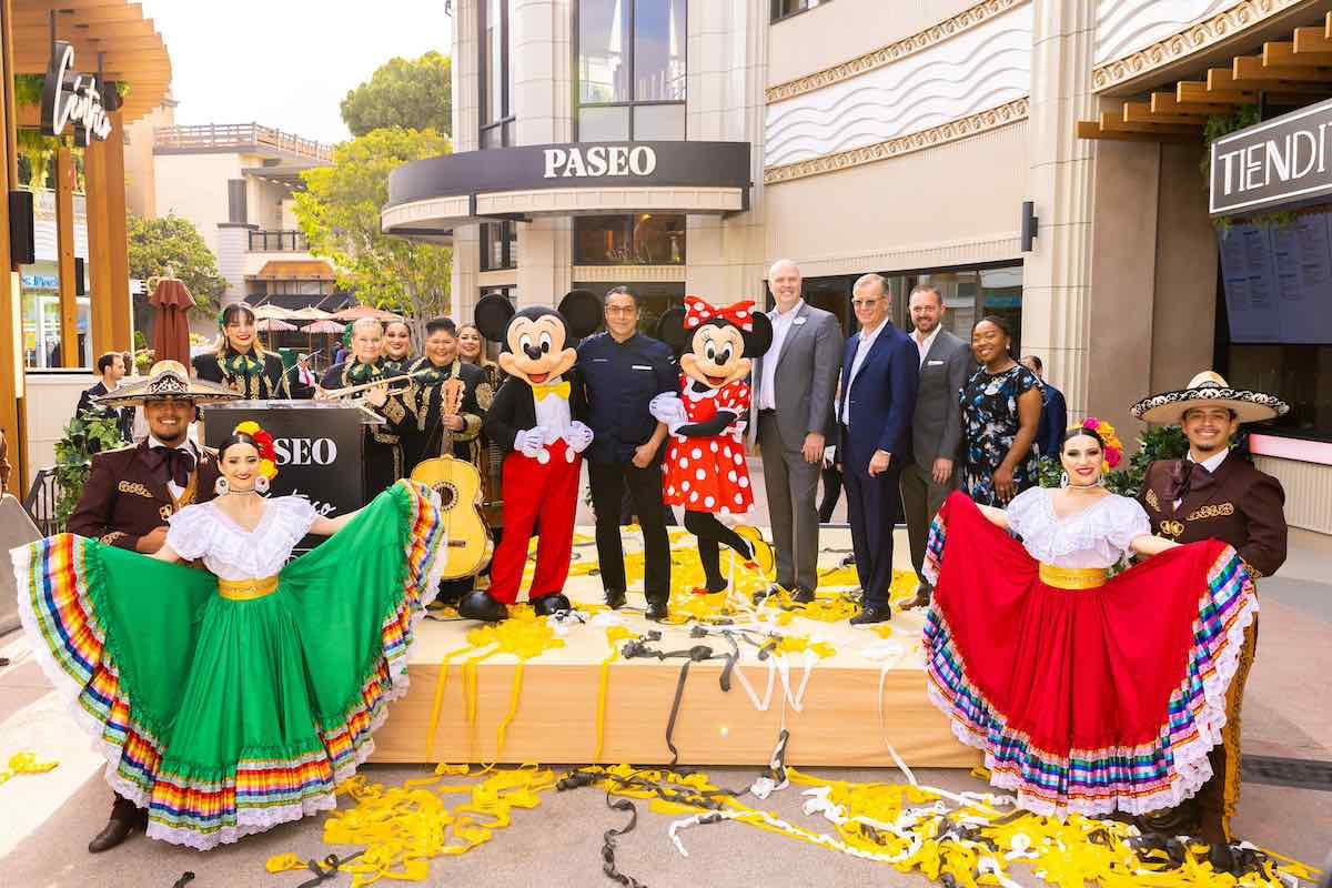 Carlos Gaytán Inaugura Tres Restaurantes en Downtown Disney, Anaheim