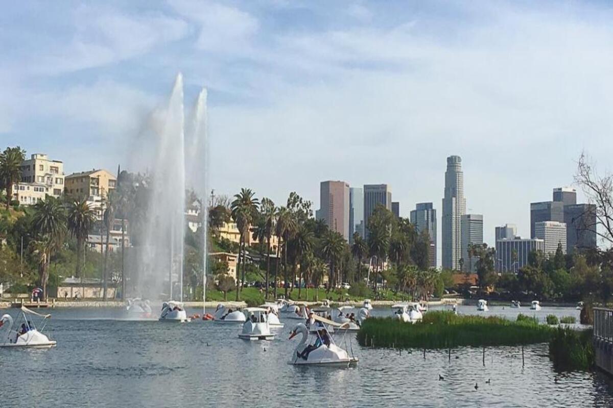 Echo Park Lake: un buen plan para disfrutar del atardecer en Los Ángeles