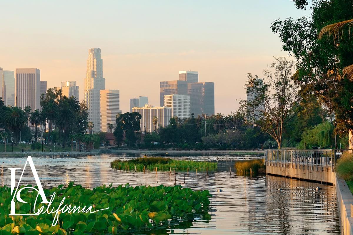 ¡Sal a caminar a estos hermosos parques dentro de Los Ángeles!
