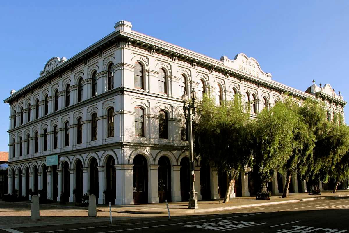 Descubre la Historia del Pico House, un Tesoro de Los Ángeles