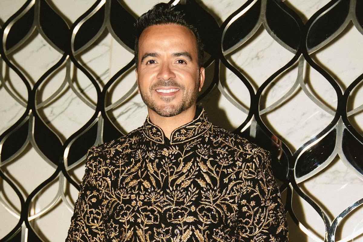 Luis Fonsi Cantó en la Boda de la Familia Más Rica de Asia