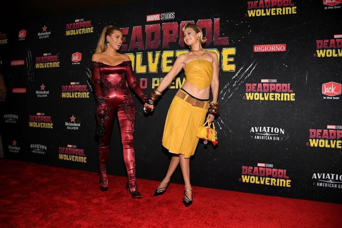 Blake Lively y Gigi Hadid Roban Miradas en Alfombra Roja con Atrevidos Looks de ‘Deadpool & Wolverine’