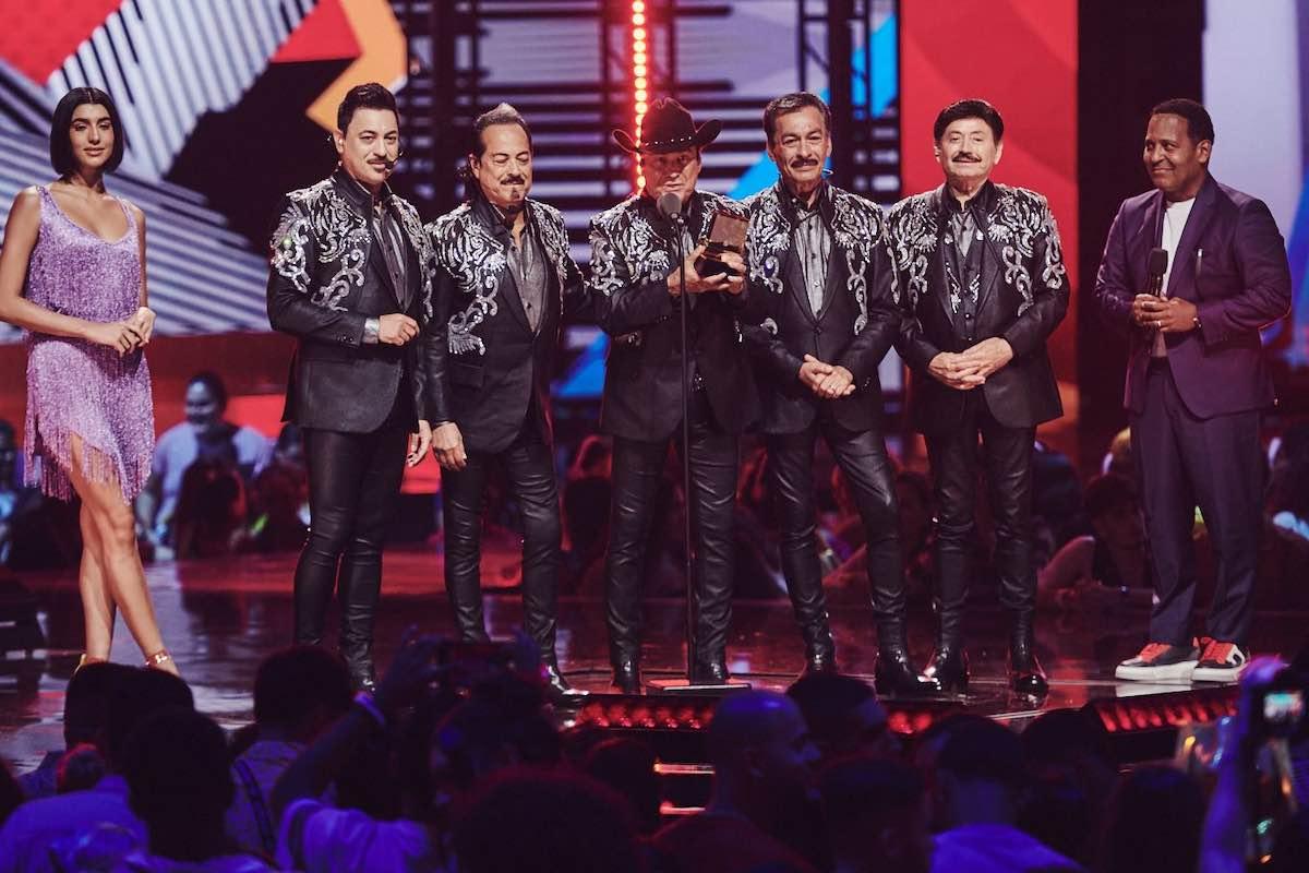 Estrellas Iluminaron la 21ª Edición de Premios Juventud