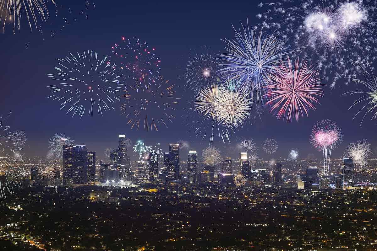 Dónde ver fuegos artificiales y celebrar el 4 de julio en Los Ángeles