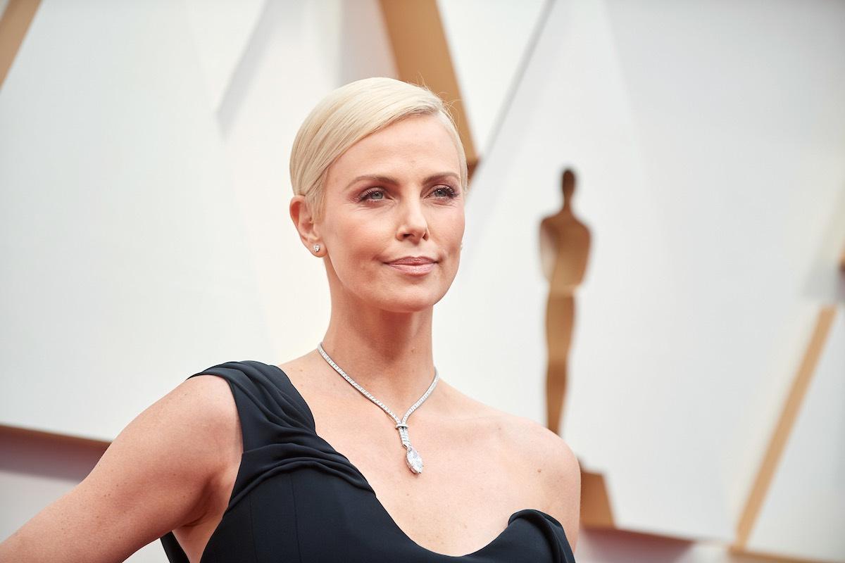 Charlize Theron: ¡Lesiones que Casi Le Cuestan la Vida!