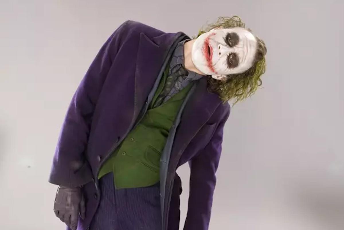 ¿Por qué Heath Ledger se lamía los labios todo el tiempo cuando interpretó al Joker? ¡No era un tic!
