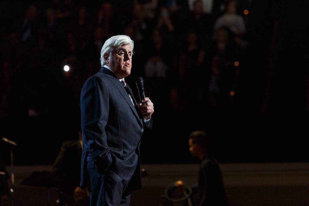 Jay Leno y el espíritu de unidad tras los incendios de Los Ángeles